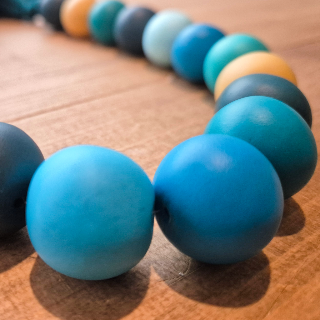 Just Beachy: Handmade Necklace 1/2