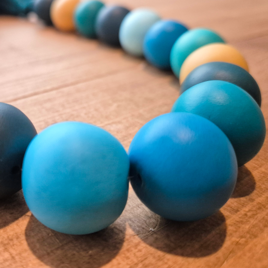 Just Beachy: Handmade Necklace 1/2