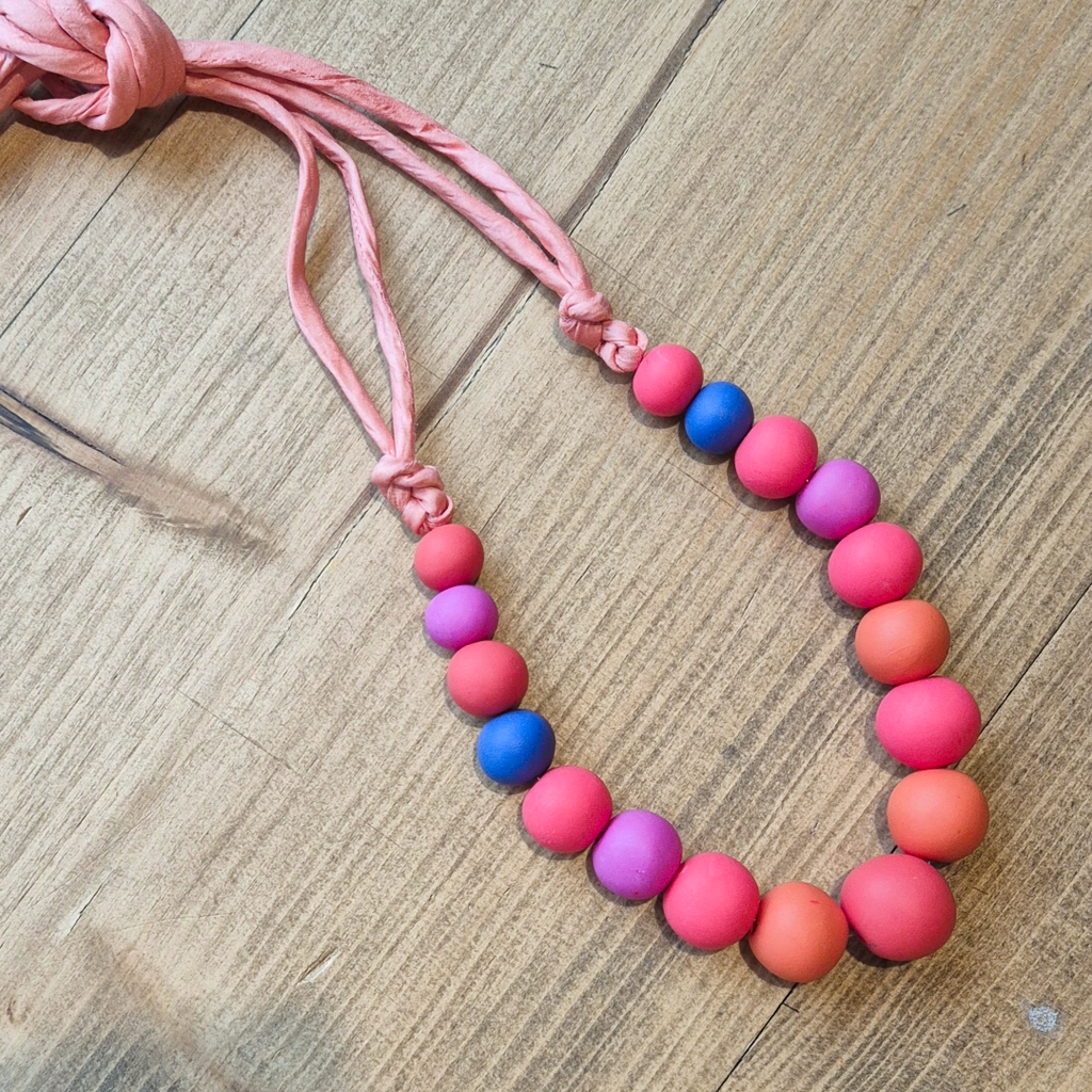 Summer Vibe: Handmade Necklace 1/2