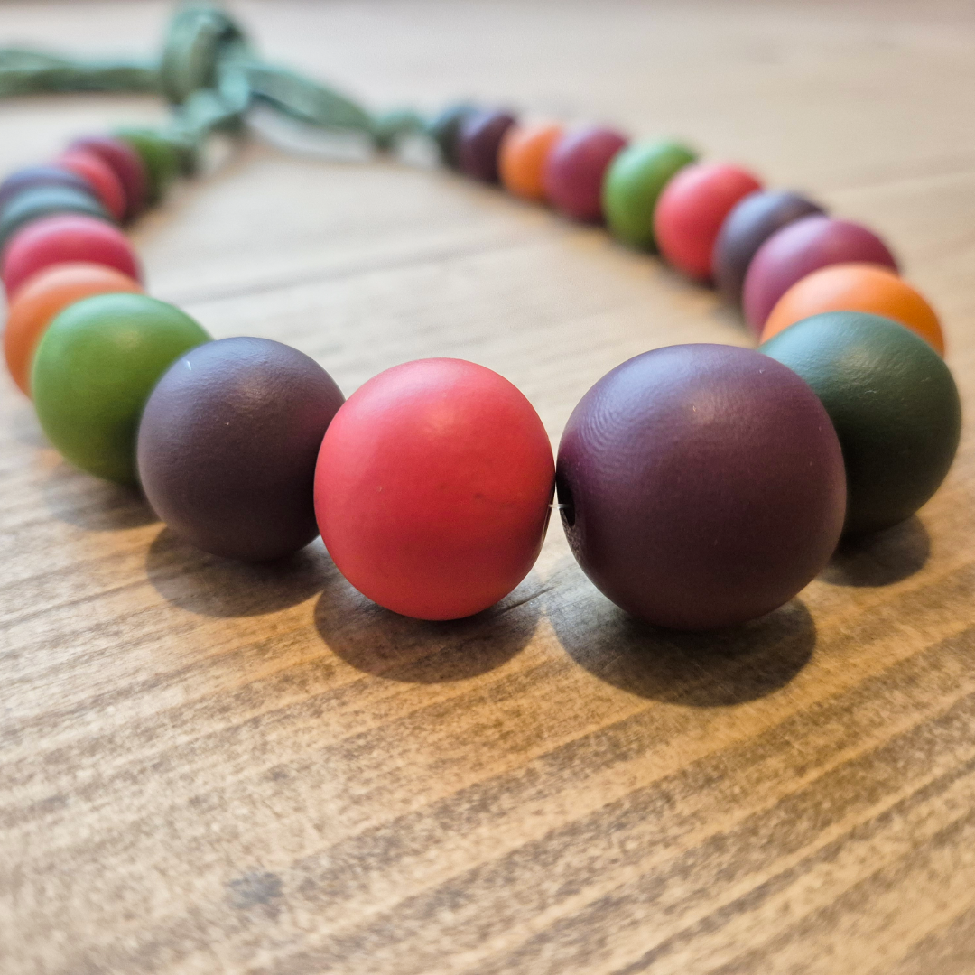 Autumn: Handmade Necklace 1/3