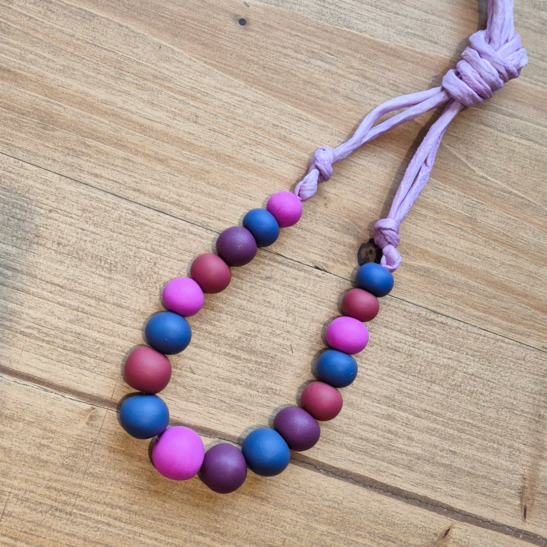 Berry Good Time: Handmade Necklace 1/3